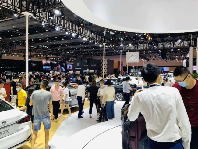 2021广州十一国庆车展在保利世贸博览馆举行