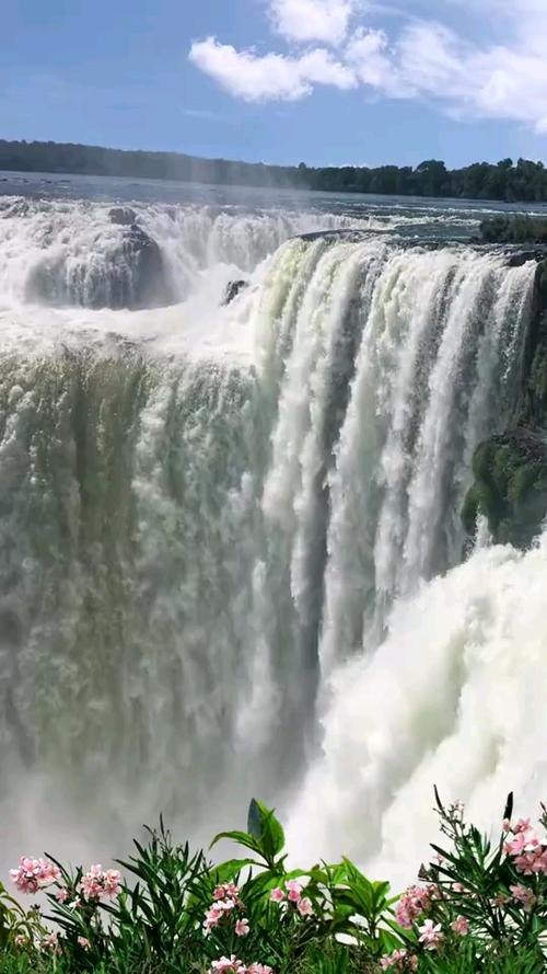 带你感受大自然的瀑布的壮美和清凉.