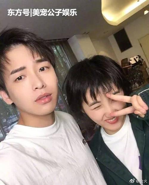 张子枫成95后男神收割机,蔡徐坤称她好美,她的回应路转粉