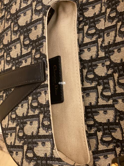 大家帮忙鉴定一下这只迪奥马鞍包真假_马鞍包_二手奢侈品_迪奥怎么样