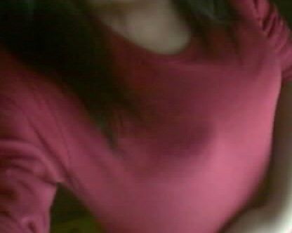 这个女生从胸发育看是多少岁的呢?有多少罩杯呢?胸围呢?算大么?