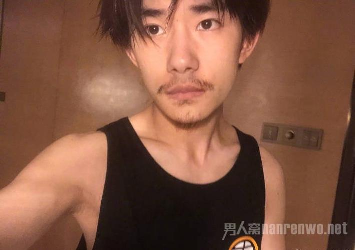 易烊千玺蓄须照曝光 男生留什么样的胡子会更好看?