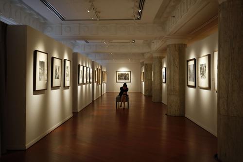 展"从塞纳河到黄浦江" 写美篇久事美术馆18号艺术空间位于大楼的2层
