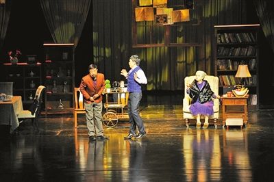 讲述冬天里的温暖 著名影视演员吕丽萍携话剧《独自温暖》做客蓝冠