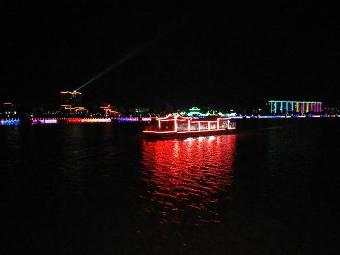 美丽的容县夜景