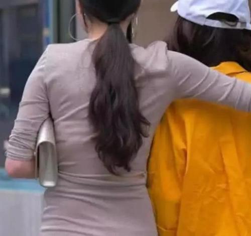 网友看到她最掉玫瑰那刻:赢取白富美走向人生巅峰