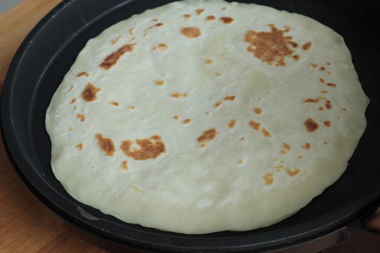 山东单饼最正宗的做法,柔软有嚼劲,凉了也不会硬,一学