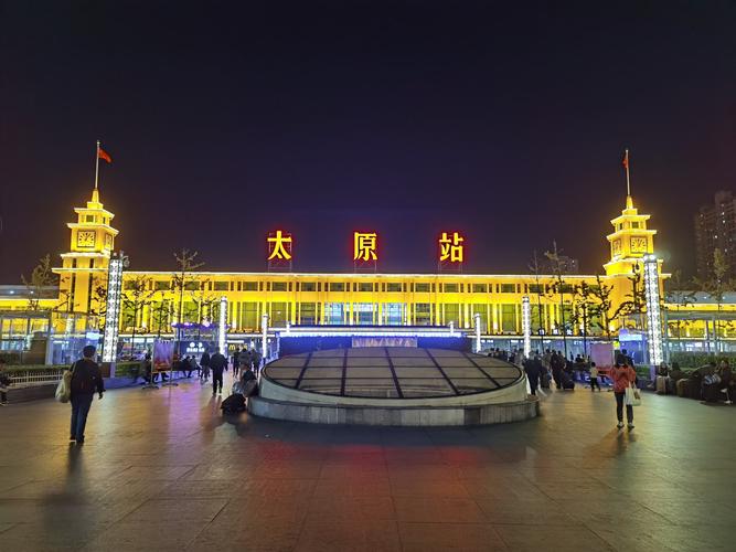 夜景随拍_太原迎泽大街