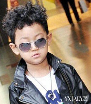【图】卷发小男孩图片展示 尽显萌哒哒的帅气感