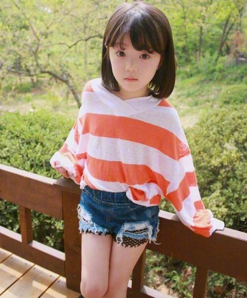 呆萌小女孩发型图片 两个小啾啾扎发不错