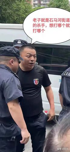 512 重庆保利香雪到底怎么了,有人知道吗,阵仗有点大哟,求解?