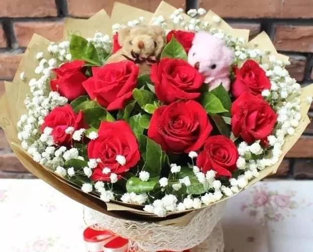 七夕情人节,送你一束玫瑰花,愿你收获爱情,白头偕老,幸福健康