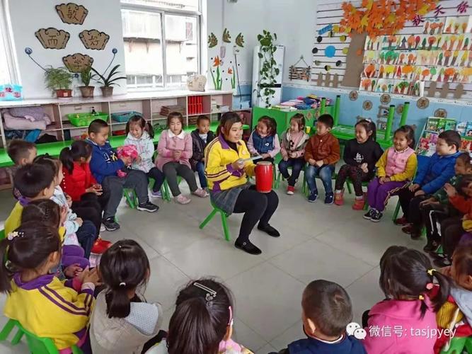 传统民间游戏金鹏幼儿园五马园击鼓传花