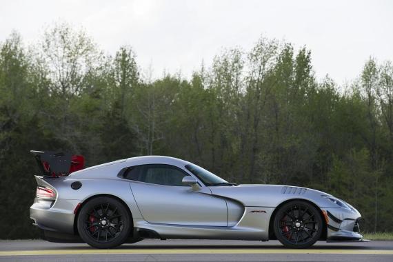 dodge viper acr 02