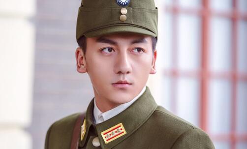 由龚朝晖导演执导,青年演员康磊, 陈翔,苏青主演的电视剧《我不是特工