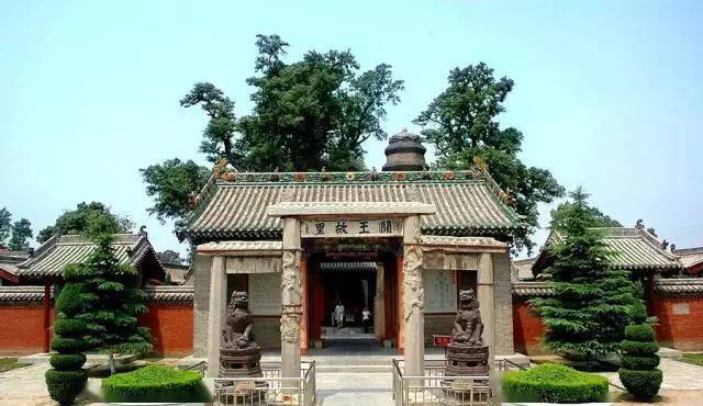 这里的关帝庙是关公家庙,又称关帝祖祠