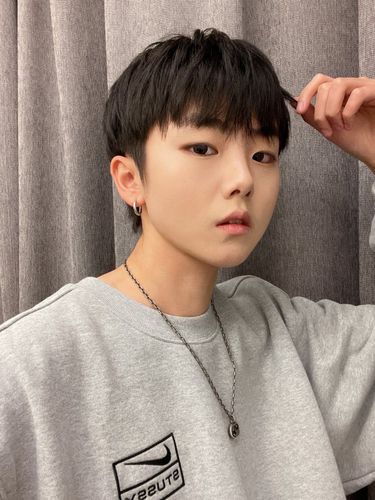 男生发型 |适合学生党的韩式碎盖 建议收藏