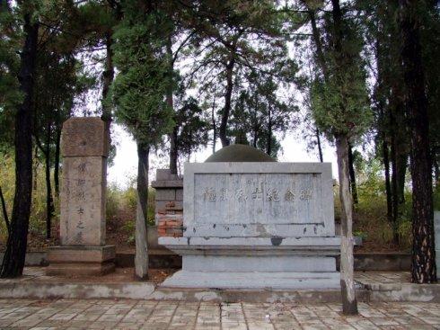 共和国奠基者之葫芦岛灵山烈士陵园