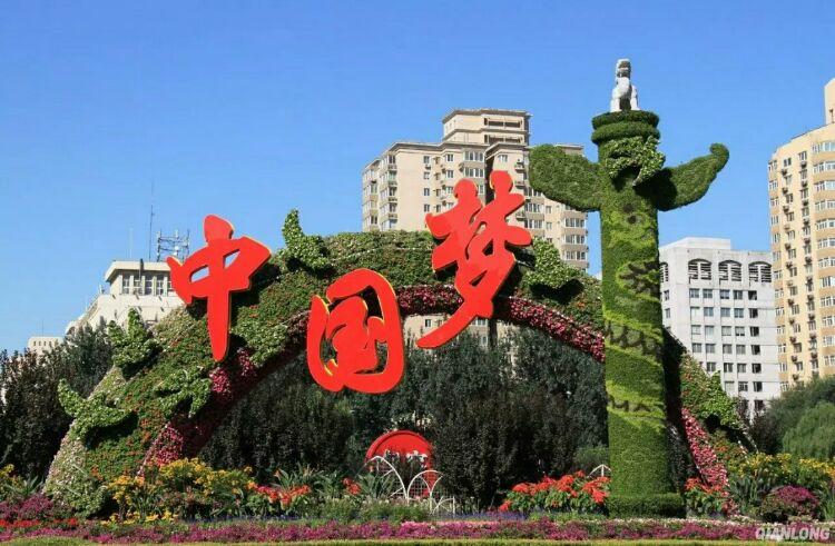 我们伟大的祖国欣欣向荣,蒸蒸日上,波澜壮阔,宏伟壮观!