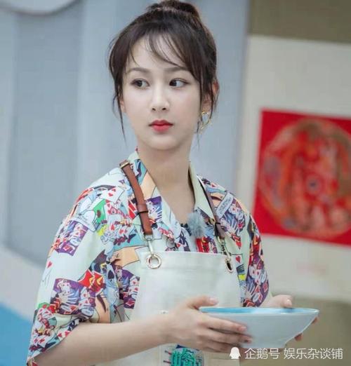 杨紫公开写给"妈妈"宋丹丹的信,字里行间透露着感恩!