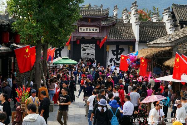 国庆中秋超500家景区免费,人山人海人,为何还有那么多人出行
