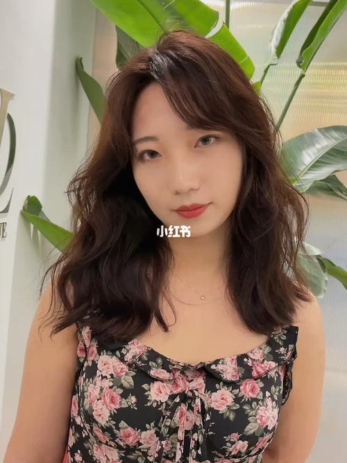 2021秋冬一定要尝试的卷发发型|超显脸小_卷发_发型_烫发_港风_显脸小