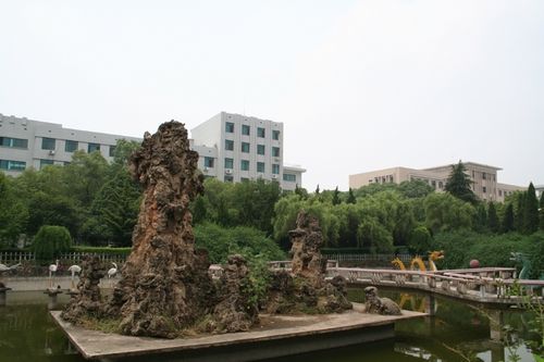 湖南人文科技学院