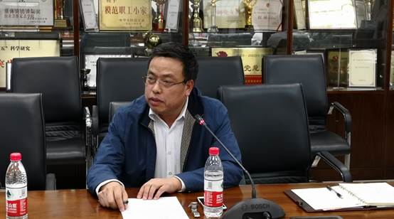 张德远教授做交流报告