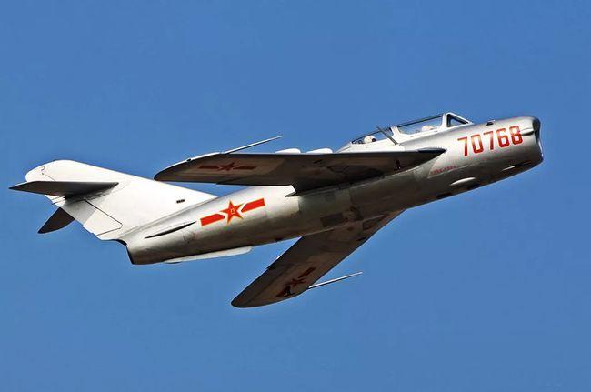 国产喷气式战斗机的老祖宗歼5它退役之后竟然敢这个活儿