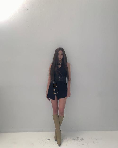 金智秀比例非常不错的吧!