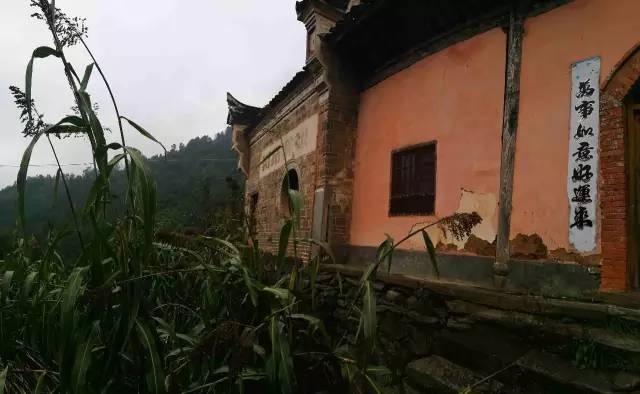 铁佛寺镇位于汉阴县城以北汉铜公路28公里处,古称梨树岭.