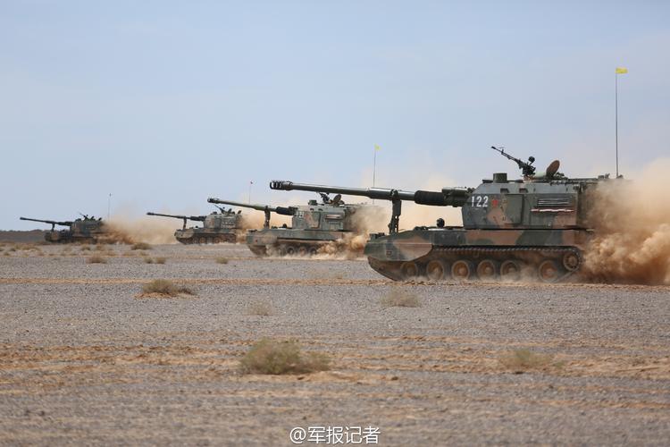 高清直击解放军炮兵团某新型自行火炮实弹射击现场