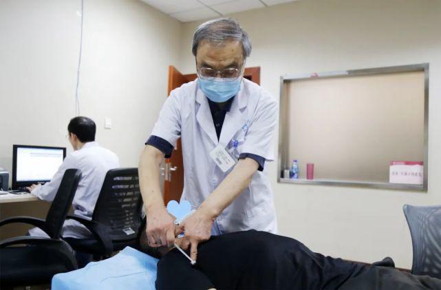男子疑似同时患上渐冻症和重症肌无力!