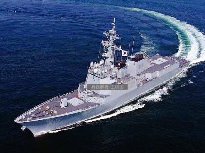 但055型装备的是通用垂发,弹药可以随时更换,世宗大王级装备的