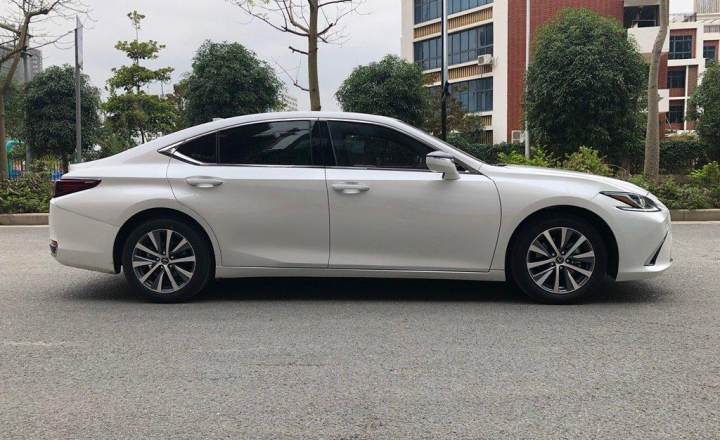 雷克萨斯 es 2018款 es 200 卓越版 国vi