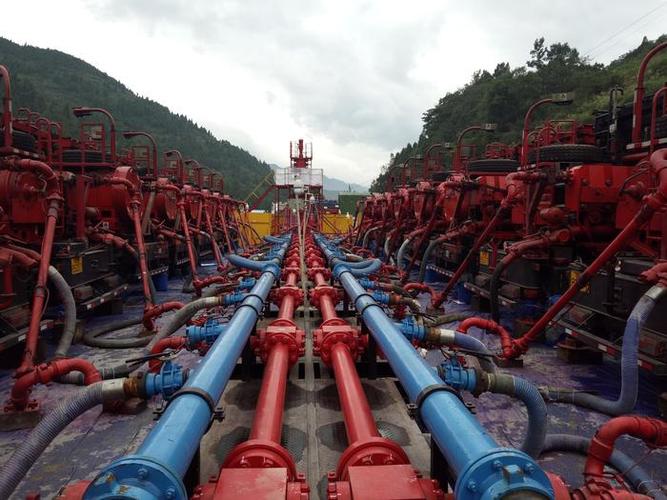 图片新闻   但是,在大型压裂施工模式下的地面流程中,仍存在一些亟待
