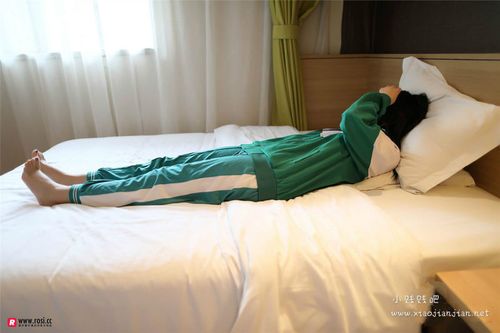 网络热图出处:美丽校服控原来是rosi写真?