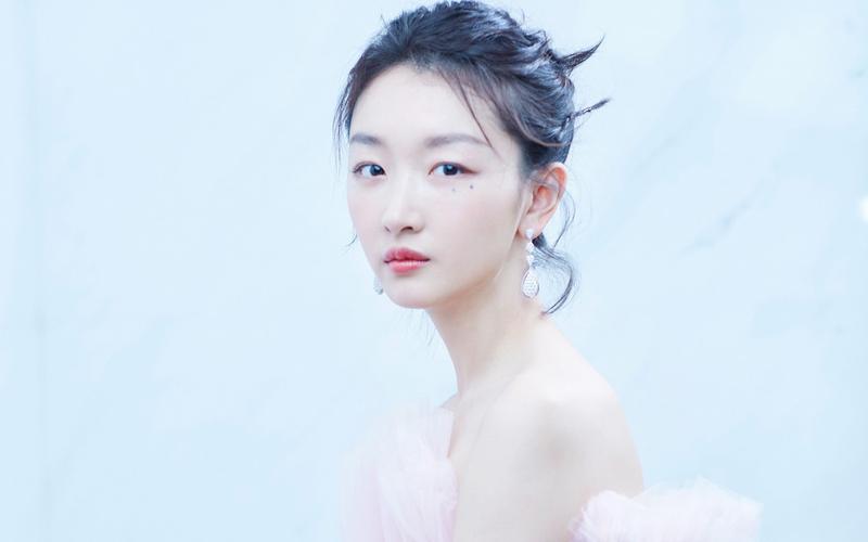 周冬雨粉色纱裙甜美壁纸(6/6)