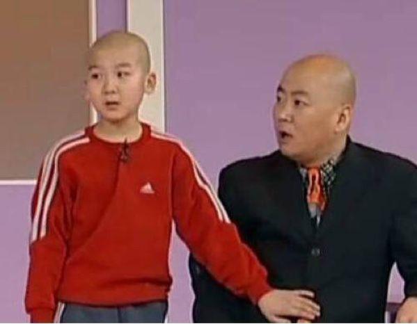 郭冬临还跟谢昀杉合作了不少小品,很多人都以为谢昀杉是他的亲儿子