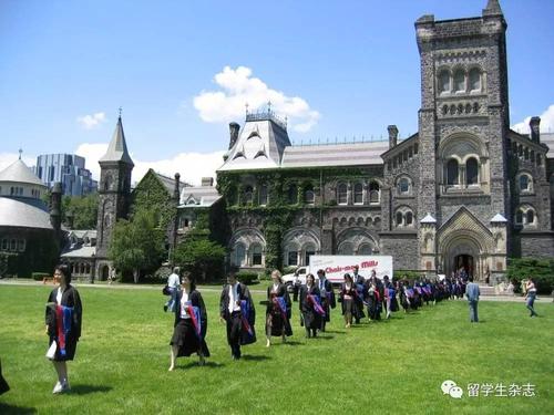 《加拿大国际教育》报告,2014/15年度在加拿大学习的留学生总人数为