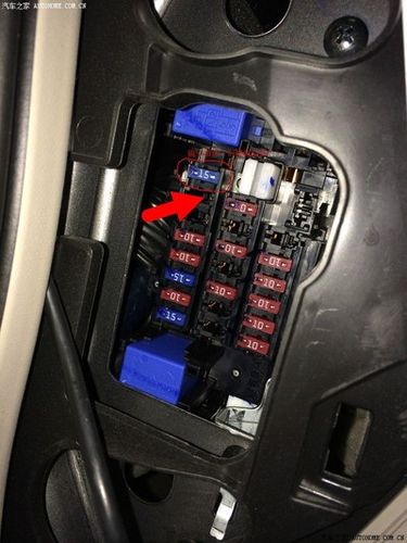 新轩逸安装行车记录仪保险盒取电经验图文分享