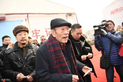 2003年,杨少华带着一行人到海外进行"天津曲艺名家大汇演",参加的有
