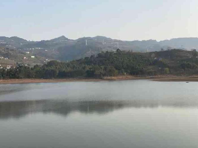宝狮湖-"晒懵了.钓鱼的地方,开始以为是不要钱的."