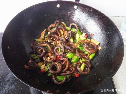 是很多湖南人夏天里爱吃的一道名菜,不管是家常做菜还是用来招待客人