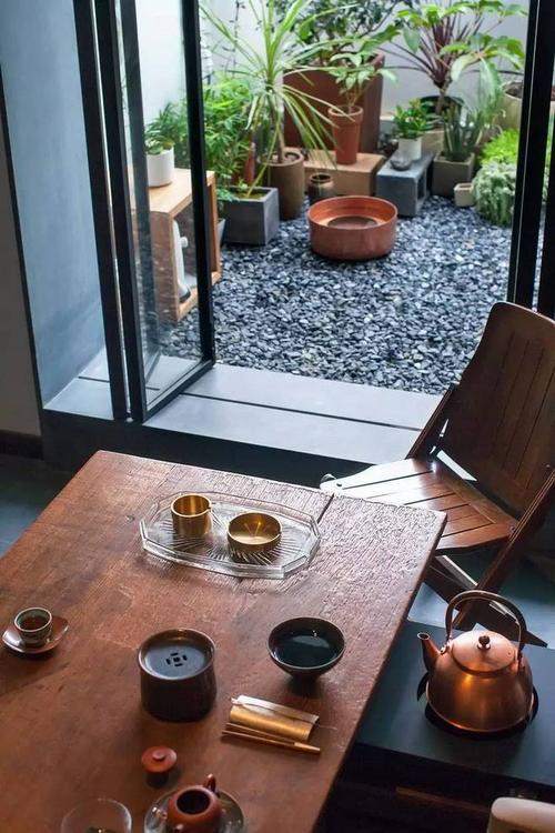 靠阳台做饮茶区