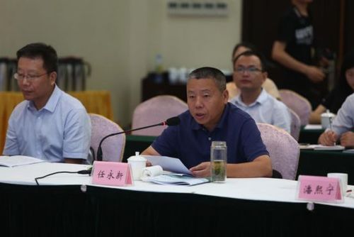 政府汇报了九江市创建示范区工作情况,市领导周美祥,严平参加汇报会