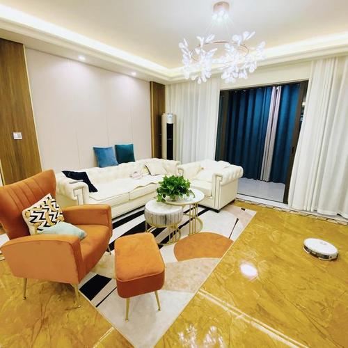 她家碧桂园精装房,改造的效果真心漂亮,衣帽间特别实用,很羡慕