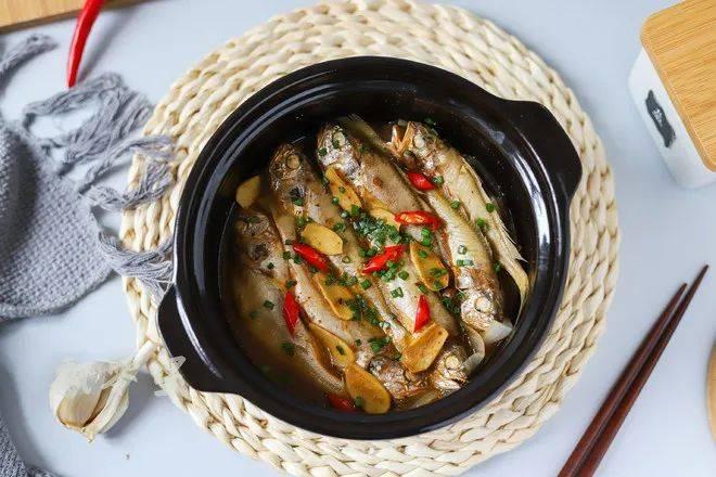 食谱:砂锅焗小黄鱼