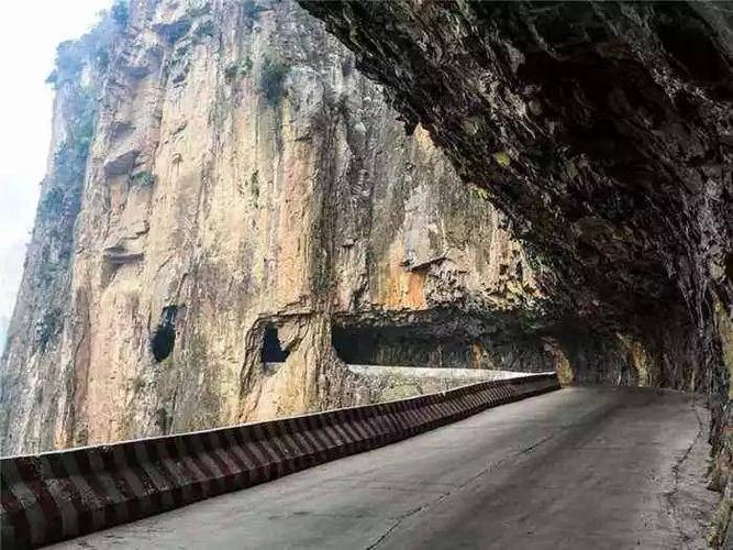 位于县城东南45公里处,北与河南林州王相岩景区接壤,东与壶关大峡谷