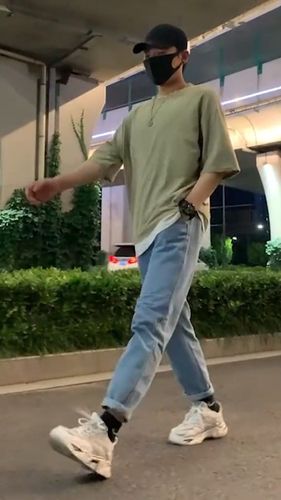 男生夏季穿搭,出行约会穿搭指南_夏季穿搭_穿搭_约会穿搭_牛仔裤_高